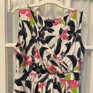 Lands' End sleeveless Fit & Flare knee-length dress size L